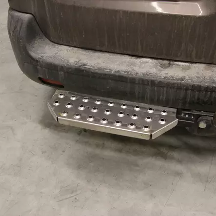 Robota STP-1 pakettiauton astinlauta vetokoukkuun - Pakettiautohyllyt - R99-10008 - 12